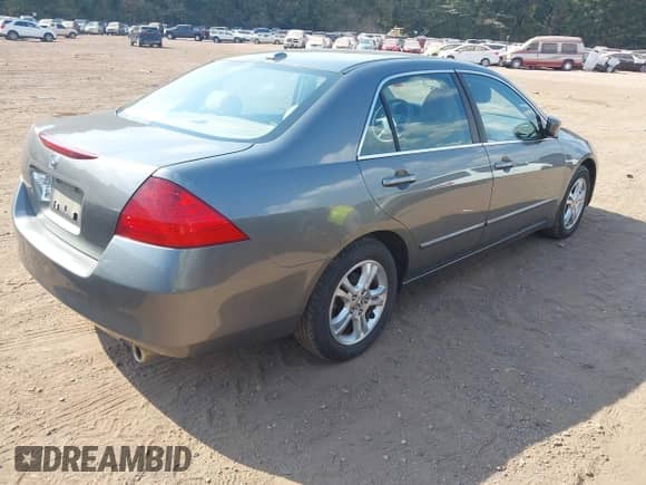 2006 Honda Accord EX-L z VIN 1HGCM56896A045339, wystawiony jako IAAI lot #43256275 z przebiegiem 107 819 mil mil oraz . Historia ofert i sprzedaży dostępna na DreamBid. Obrazek 4.