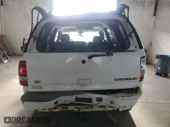 2004 Chevrolet Tahoe Z71 с VIN 1GNEK13Z94R239488, выставлен на аукционе Copart как лот 85377745 с пробегом 226 900 миль миль и Списание • Salvage title. История ставок и продаж доступна на DreamBid. Изображение 6.