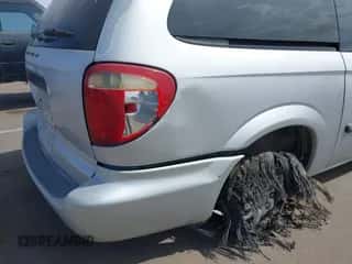 2005 Dodge Caravan SE с VIN 1D4GP24R55B422455, выставлен на аукционе IAAI как лот 43250300 с пробегом Не указан миль и . История ставок и продаж доступна на DreamBid. Изображение 6.
