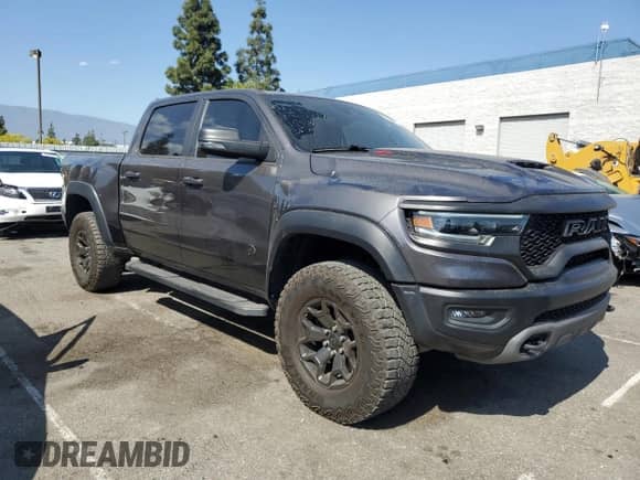 2023 Ram 1500 TRX z VIN 1C6SRFU90PN558994, wystawiony jako Copart lot #55171725 z przebiegiem 17 350 mil mil oraz Szkoda całkowita • Salvage title. Historia ofert i sprzedaży dostępna na DreamBid. Obrazek 4.