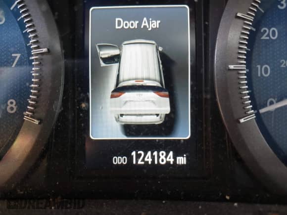 2017 Toyota Sienna XLE with VIN 5TDDZ3DC8HS182813, listed as a IAAI auction lot 43013976 with 124,184 mi miles and . Bid and sale history available at DreamBid. Image 16.