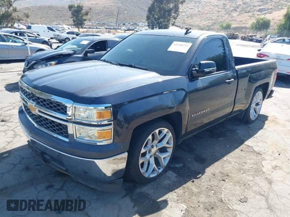 2014 Chevrolet Silverado 1500 Work Truck z VIN 1GCNCPEH5EZ336461, wystawiony jako IAAI lot #42248272 z przebiegiem 67 144 mil mil oraz . Historia ofert i sprzedaży dostępna na DreamBid. Obrazek 2.