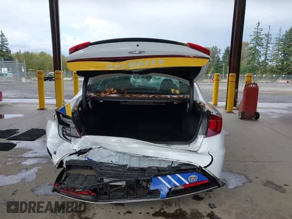 2023 Hyundai Sonata SEL с VIN KMHL34JJ2PA063426, выставлен на аукционе IAAI как лот 43355185 с пробегом 70 850 миль миль и . История ставок и продаж доступна на DreamBid. Изображение 17.