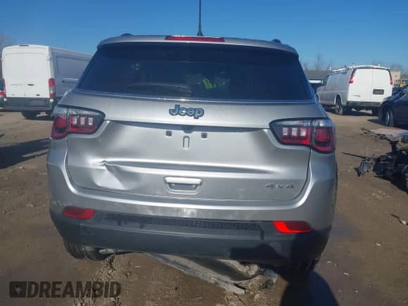 2023 Jeep Compass Latitude Lux с VIN 3C4NJDFN4PT530739, выставлен на аукционе IAAI как лот 42038351 с пробегом 32 574 миль миль и . История ставок и продаж доступна на DreamBid. Изображение 17.