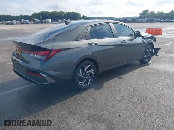 2025 Hyundai Elantra SEL Sport с VIN KMHLM4DG0SU930603, выставлен на аукционе IAAI как лот 42746688 с пробегом 302 миль миль и . История ставок и продаж доступна на DreamBid. Изображение 4.