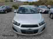 2016 Chevrolet Sonic LT z VIN 1G1JC5SB4G4114439, wystawiony jako Copart lot #65813375 z przebiegiem Nie podano mil oraz Szkoda całkowita • Salvage title. Historia ofert i sprzedaży dostępna na DreamBid. Obrazek 5.