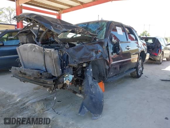 2009 Chevrolet Tahoe LTZ с VIN 1GNFC33J49J126030, выставлен на аукционе IAAI как лот 41458701 с пробегом 216 883 миль миль и . История ставок и продаж доступна на DreamBid. Изображение 2.