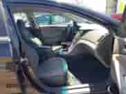 2011 Hyundai Sonata GLS z VIN 5NPEB4AC6BH065747, wystawiony jako IAAI lot #43025512 z przebiegiem 125 602 mil mil oraz . Historia ofert i sprzedaży dostępna na DreamBid. Obrazek 5.