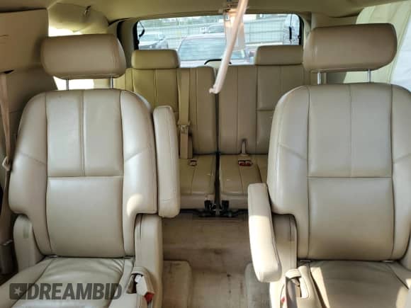 2007 Chevrolet Tahoe LTZ z VIN 1GNFK13067R239569, wystawiony jako Copart lot #68432125 z przebiegiem Nie podano mil oraz Szkoda całkowita • Salvage title. Historia ofert i sprzedaży dostępna na DreamBid. Obrazek 10.