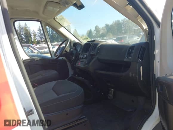 2016 Ram ProMaster Cargo с VIN 3C6TRVNG3GE119966, выставлен на аукционе IAAI как лот 43315248 с пробегом Не указан миль и . История ставок и продаж доступна на DreamBid. Изображение 5.