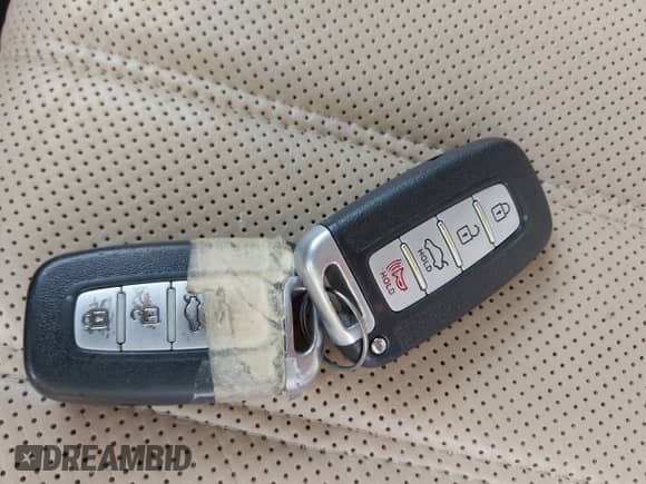 2011 Hyundai Equus Ultimate z VIN KMHGH4JF4BU041384, wystawiony jako IAAI lot #42478175 z przebiegiem 101 504 mil mil oraz . Historia ofert i sprzedaży dostępna na DreamBid. Obrazek 11.