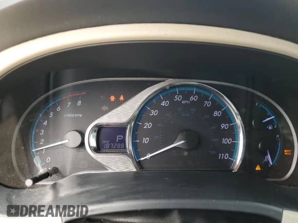 2014 Toyota Sienna XLE with VIN 5TDYK3DC8ES498567, listed as a Copart auction lot 81624795 with 187,288 mi miles and Salvage title. Bid and sale history available at DreamBid. Image 9.