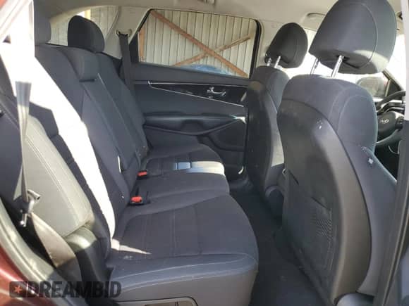 2017 Kia Sorento LX z VIN 5XYPGDA59HG320306, wystawiony jako Copart lot #81629605 z przebiegiem 84 413 mil mil oraz Nie do naprawy • Non repairable. Historia ofert i sprzedaży dostępna na DreamBid. Obrazek 11.