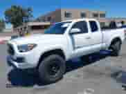 2018 Toyota Tacoma SR5 z VIN 5TFSZ5AN7JX125771, wystawiony jako IAAI lot #42783782 z przebiegiem 152 340 mil mil oraz . Historia ofert i sprzedaży dostępna na DreamBid. Obrazek 17.