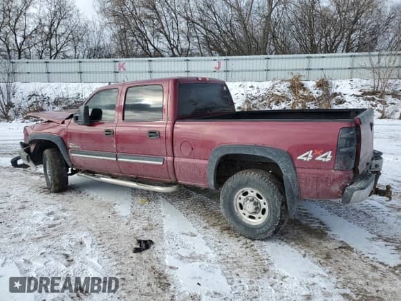 2006 Chevrolet Silverado 2500HD LT1 with VIN 1GCHK23D26F186329, listed as a Copart auction lot 41633675 with 231,536 mi miles and Clean title. Bid and sale history available at DreamBid. Image 2.