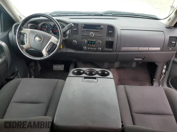 2013 Chevrolet Silverado 1500 LT z VIN 1GCRKSE73DZ158255, wystawiony jako Copart lot #81776045 z przebiegiem 105 386 mil mil oraz Szkoda całkowita • Salvage title. Historia ofert i sprzedaży dostępna na DreamBid. Obrazek 8.