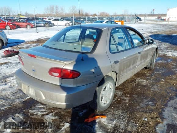 2001 Chevrolet Cavalier LS с VIN 1G1JF52T717144816, выставлен на аукционе IAAI как лот 41362618 с пробегом 59 573 миль миль и . История ставок и продаж доступна на DreamBid. Изображение 4.