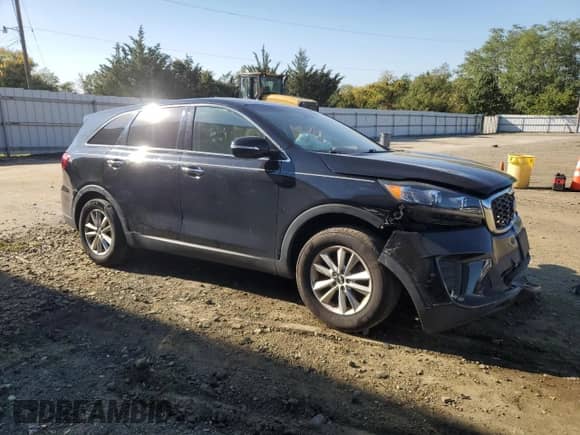 2019 Kia Sorento L with VIN 5XYPG4A32KG583498, listed as a Copart auction lot 85264895 with 107,454 mi miles and Salvage title. Bid and sale history available at DreamBid. Image 4.