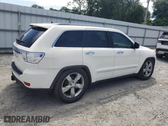 2011 Jeep Grand Cherokee Overland with VIN 1J4RR6GT8BC681245, listed as a Copart auction lot 70339945 with 185,894 mi miles and Salvage title. Bid and sale history available at DreamBid. Image 3.