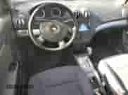 2010 Chevrolet Aveo 1LT z VIN KL1TD5DE7AB124994, wystawiony jako Copart lot #78867364 z przebiegiem Nie podano mil oraz Szkoda całkowita • Salvage title. Historia ofert i sprzedaży dostępna na DreamBid. Obrazek 8.