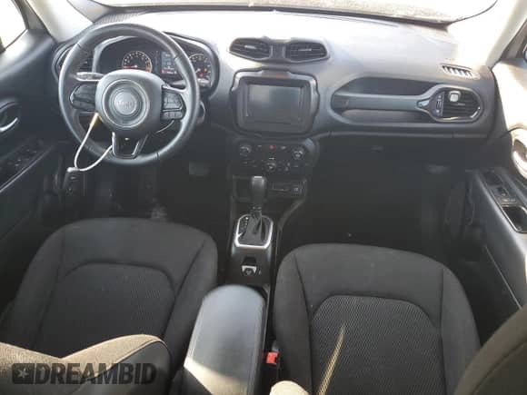 2018 Jeep Renegade Altitude with VIN ZACCJABB0JPJ10067, listed as a Copart auction lot 68039085 with 87,920 mi miles and Salvage title. Bid and sale history available at DreamBid. Image 8.