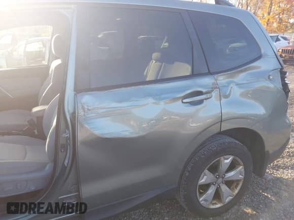 2014 Subaru Forester Premium z VIN JF2SJAECXEH550055, wystawiony jako IAAI lot #43546226 z przebiegiem 200 238 mil mil oraz . Historia ofert i sprzedaży dostępna na DreamBid. Obrazek 6.