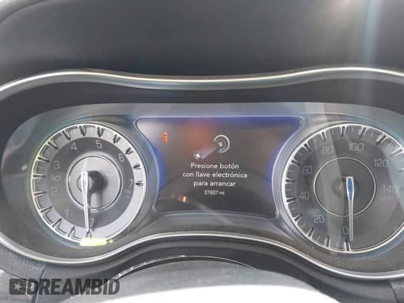 2018 Chrysler 300 Touring с VIN 2C3CCAAG0JH340238, выставлен на аукционе IAAI как лот 43200925 с пробегом 37 897 миль миль и . История ставок и продаж доступна на DreamBid. Изображение 7.