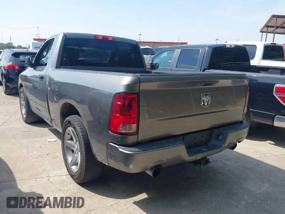 2012 Ram 1500 Express с VIN 3C6JD6AT1CG255526, выставлен на аукционе IAAI как лот 43032556 с пробегом 117 974 миль миль и . История ставок и продаж доступна на DreamBid. Изображение 3.