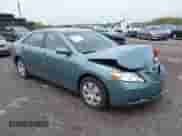 2007 Toyota Camry XLE z VIN JTNBE46K373002484, wystawiony jako IAAI lot #43281638 z przebiegiem 133 238 mil mil oraz . Historia ofert i sprzedaży dostępna na DreamBid. Obrazek 1.