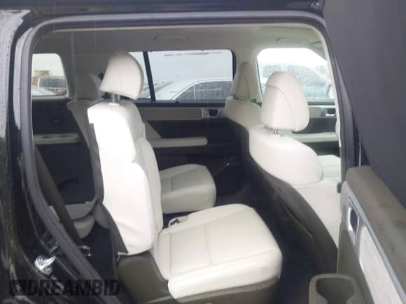 2025 Hyundai Santa Fe Calligraphy z VIN 5NMP5DGL3SH079965, wystawiony jako IAAI lot #42209308 z przebiegiem 6 385 mil mil oraz . Historia ofert i sprzedaży dostępna na DreamBid. Obrazek 8.