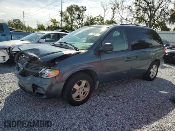 2006 Dodge Caravan SXT with VIN 1D4GP45R46B501174, listed as a Copart auction lot 81353835 with 199,667 mi miles and Salvage title. Bid and sale history available at DreamBid. Image 1.