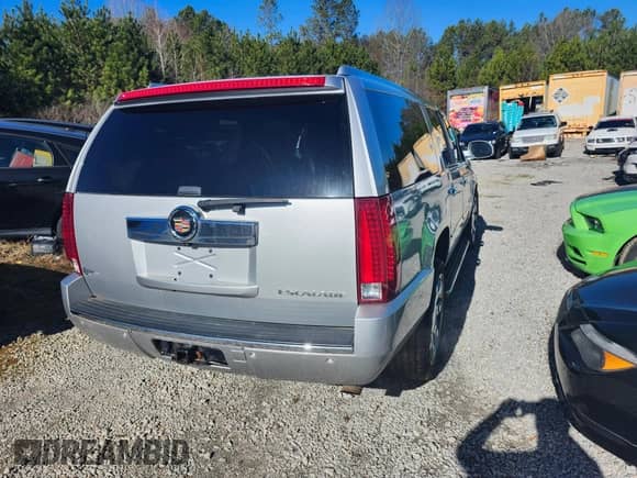 2013 Cadillac Escalade ESV Luxury с VIN 1GYS4HEF3DR217482, выставлен на аукционе IAAI как лот 41508364 с пробегом 200 364 миль миль и . История ставок и продаж доступна на DreamBid. Изображение 4.