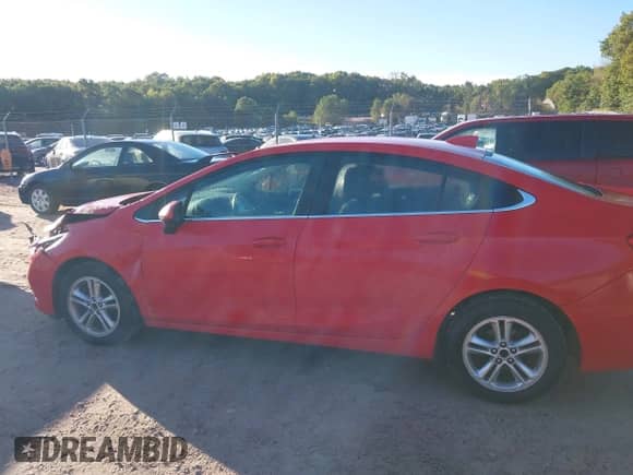 2017 Chevrolet Cruze LT с VIN 1G1BE5SM8H7239072, выставлен на аукционе IAAI как лот 43347454 с пробегом 154 708 миль миль и . История ставок и продаж доступна на DreamBid. Изображение 14.