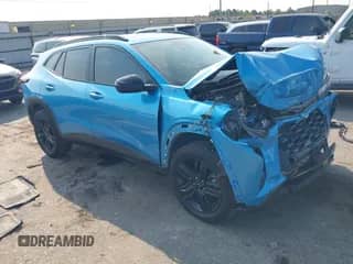 2025 Chevrolet Trax ACTIV с VIN KL77LKEP0SC052475, выставлен на аукционе IAAI как лот 43257058 с пробегом 12 200 миль миль и . История ставок и продаж доступна на DreamBid. Изображение 1.
