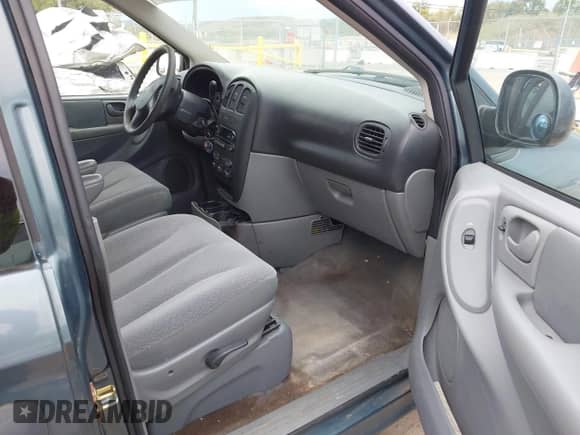 2006 Dodge Grand Caravan SE z VIN 1D4GP24R86B685900, wystawiony jako IAAI lot #43095505 z przebiegiem 176 972 mil mil oraz . Historia ofert i sprzedaży dostępna na DreamBid. Obrazek 5.