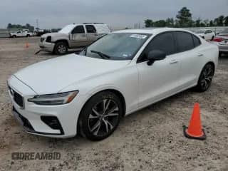 2020 Volvo S60 R-Design с VIN 7JR102FM8LG067596, выставлен на аукционе Copart как лот 51402483 с пробегом 49 417 миль миль и . История ставок и продаж доступна на DreamBid. Изображение 1.
