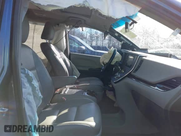 2017 Toyota Sienna XLE Auto Access Seat z VIN 5TDYZ3DCXHS792973, wystawiony jako IAAI lot #41586449 z przebiegiem 113 125 mil mil oraz . Historia ofert i sprzedaży dostępna na DreamBid. Obrazek 5.