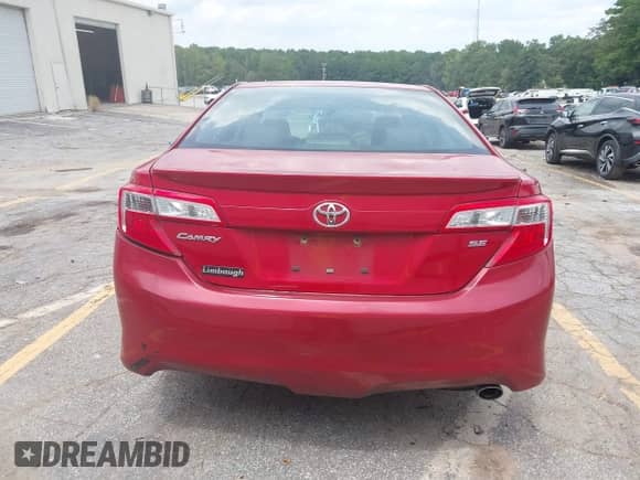 2014 Toyota Camry SE с VIN 4T1BF1FK2EU757824, выставлен на аукционе IAAI как лот 43106655 с пробегом 171 637 миль миль и . История ставок и продаж доступна на DreamBid. Изображение 16.