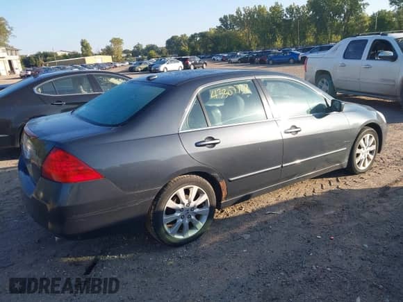 2007 Honda Accord EX-L with VIN 1HGCM66597A074286, listed as a IAAI auction lot 43307738 with 207,877 mi miles and . Bid and sale history available at DreamBid. Image 4.