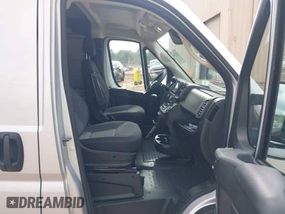 2024 Ram ProMaster Cargo с VIN 3C6LRVNG3RE128332, выставлен на аукционе IAAI как лот 42722696 с пробегом 7 164 миль миль и . История ставок и продаж доступна на DreamBid. Изображение 5.