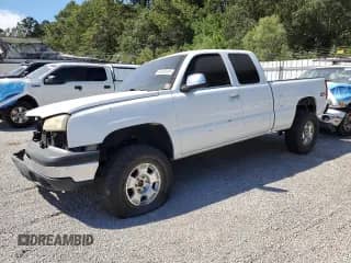 2005 Chevrolet Silverado 1500 Z71 с VIN 1GCEK19B95Z220881, выставлен на аукционе Copart как лот 64820245 с пробегом 138 419 миль миль и Списание • Salvage title. История ставок и продаж доступна на DreamBid. Изображение 1.