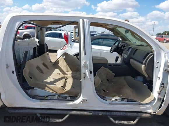 2010 Toyota Tundra с VIN 5TFDW5F17AX129858, выставлен на аукционе IAAI как лот 43426466 с пробегом Не указан миль и . История ставок и продаж доступна на DreamBid. Изображение 13.