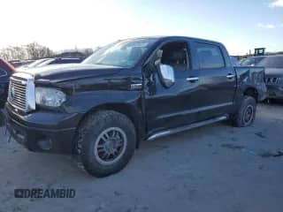 2013 Toyota Tundra Limited z VIN 5TFHY5F17DX289920, wystawiony jako Copart lot #85326944 z przebiegiem 110 295 mil mil oraz Szkoda całkowita • Salvage title. Historia ofert i sprzedaży dostępna na DreamBid. Obrazek 1.