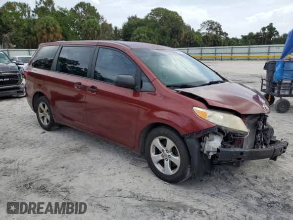 2016 Toyota Sienna L z VIN 5TDZK3DC2GS730068, wystawiony jako Copart lot #62339335 z przebiegiem 127 908 mil mil oraz Szkoda całkowita • Salvage title. Historia ofert i sprzedaży dostępna na DreamBid. Obrazek 4.