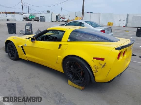 2006 Chevrolet Corvette с VIN 1G1YY25UX65118371, выставлен на аукционе IAAI как лот 42477478 с пробегом 47 975 миль миль и . История ставок и продаж доступна на DreamBid. Изображение 3.