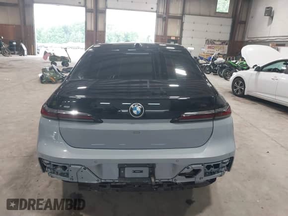 2024 BMW 7 Series 740i z VIN WBA23EH03RCP56318, wystawiony jako IAAI lot #42491064 z przebiegiem 30 364 mil mil oraz . Historia ofert i sprzedaży dostępna na DreamBid. Obrazek 17.
