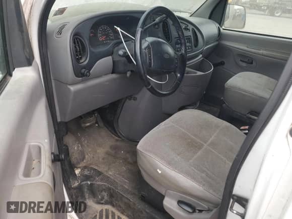 1999 Ford Econoline Cargo z VIN 1FTRE1427XHA24379, wystawiony jako Copart lot #63539135 z przebiegiem 91 158 mil mil oraz Czysty tytuł • Clean title. Historia ofert i sprzedaży dostępna na DreamBid. Obrazek 8.