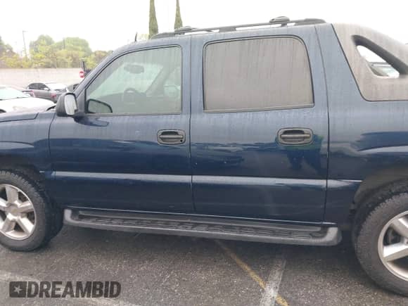 2005 Chevrolet Avalanche Z66 с VIN 3GNEC12Z15G127588, выставлен на аукционе IAAI как лот 41838426 с пробегом 201 337 миль миль и . История ставок и продаж доступна на DreamBid. Изображение 14.