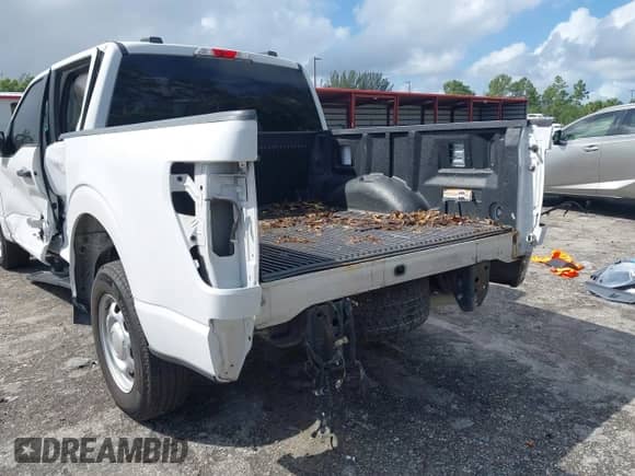 2021 Ford F-150 XL с VIN 1FTEW1CB1MKE77537, выставлен на аукционе IAAI как лот 43409825 с пробегом 106 015 миль миль и . История ставок и продаж доступна на DreamBid. Изображение 22.