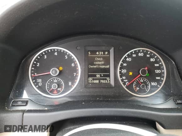 2012 Volkswagen Tiguan S с VIN WVGBV7AX1CW609271, выставлен на аукционе Copart как лот 86850765 с пробегом 151 088 миль миль и Списание • Salvage title. История ставок и продаж доступна на DreamBid. Изображение 9.